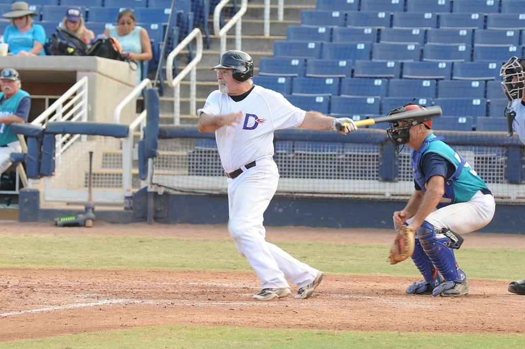 Dragons_2017-10-31 (592).jpg - (c)2010 DeVetter